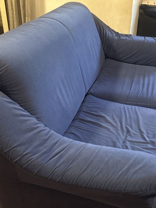 Sofá Cama Azul + dois puffs