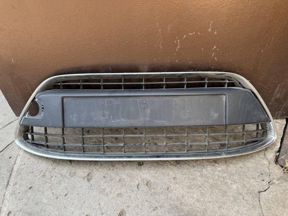 Решётка Ford Fiesta 09-13