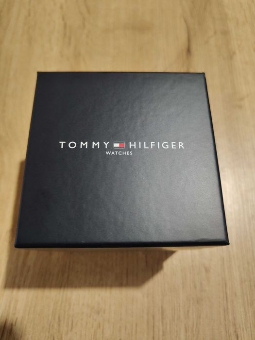 Tommy Hilfiger ARI - Zegarek damski, złoty, analogowy z diamentami - NOWY