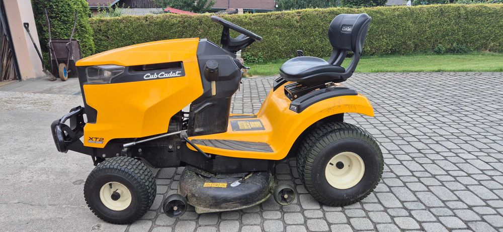traktor ogrodowy Cub Cadet XT2