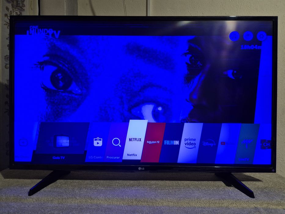 LG Smart TV Webos 4K UHD 43" completa para peças ou reparar