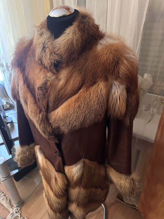 Bardzo ładny płaszczyk / kurtka skórzany obszyty futrem z lisa Polecam