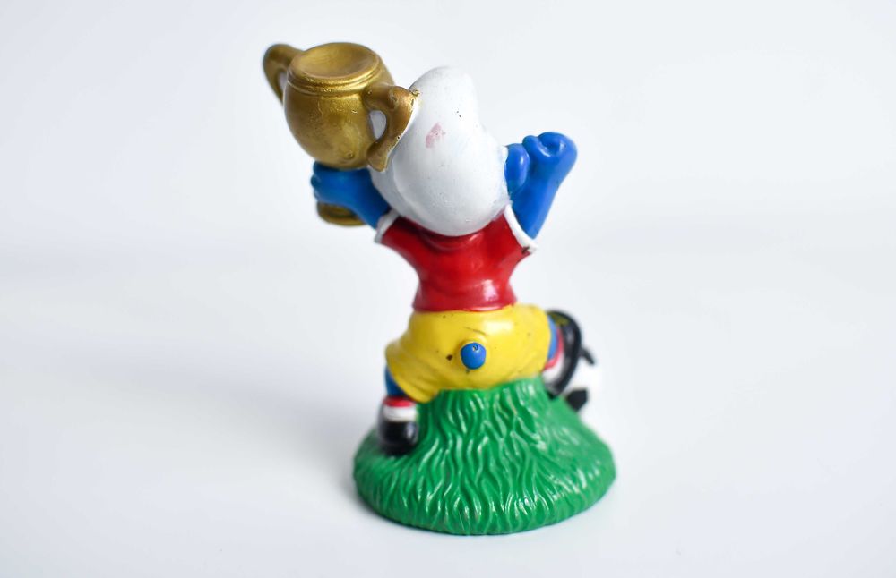 Figurka Smerf z Pucharem (Peyo1998, BIP Holland), 10 cm