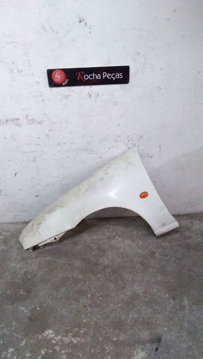 Guarda Lamas Esq Ford Fiesta Caixa (J5_, J3_)
