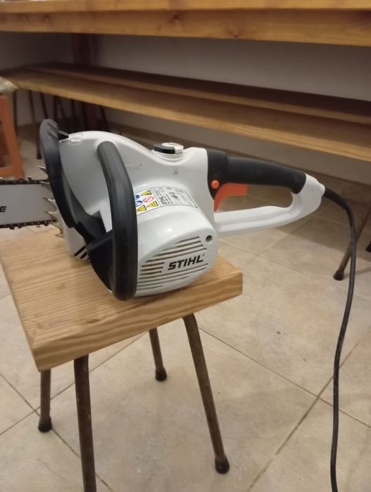 Eletro serra  STIHL.