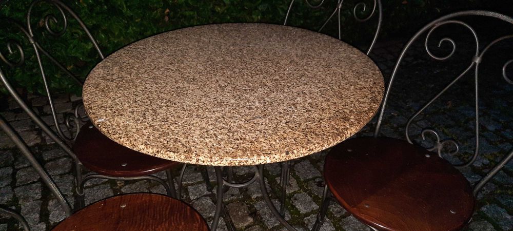 Conjunto Mesa e Cadeiras de Jardim