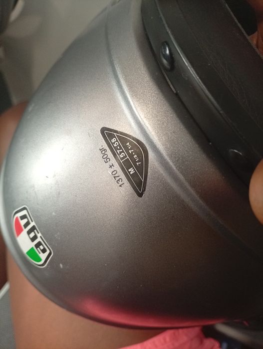 Capacete AGV Jet com Viseira Dupla em excelente estado