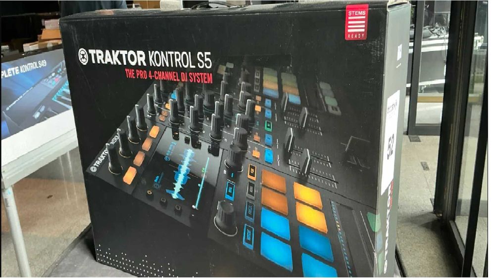 Traktor kontrol S5 Native instrument Nowy