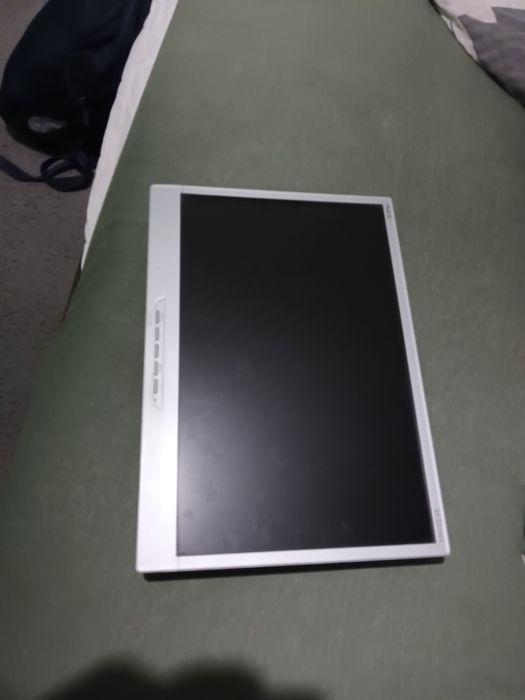 Monitor gamingowy dodatkowy