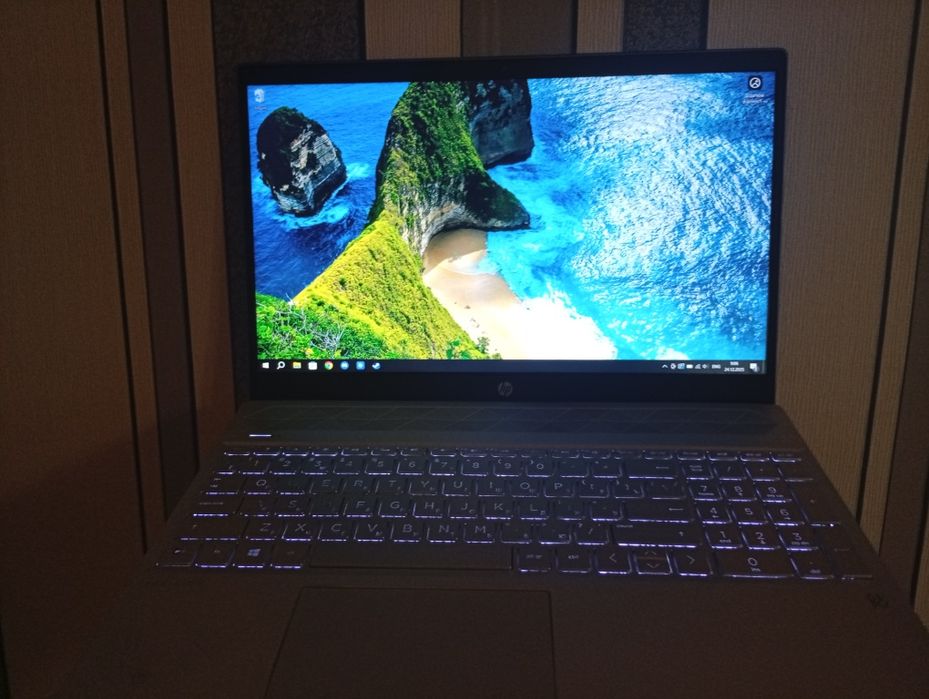 Ноутбук HP Pavilion 15 ( Intel i8-8265U / Nvidia MX130 )