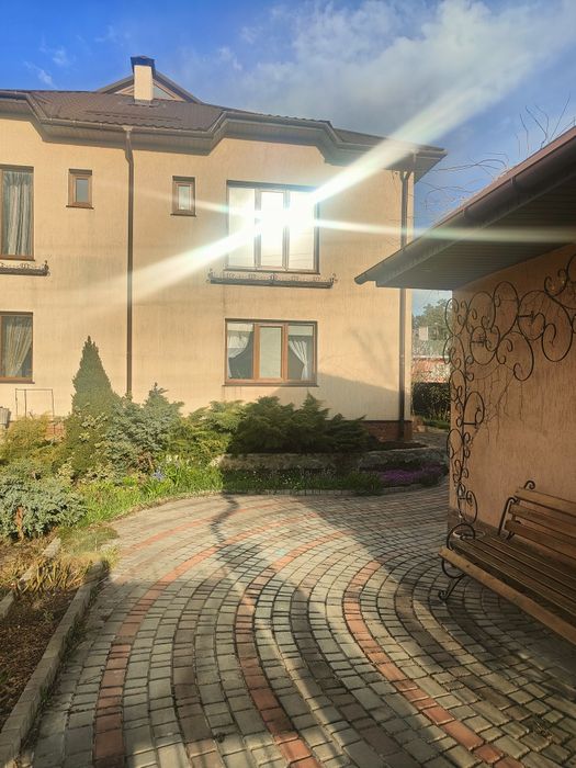 Продаж затишного таунхаусу в смт Калинівка