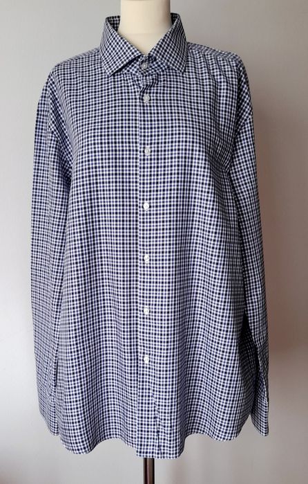 Camisa Hugo Boss, como nova. Tamanho XXLL