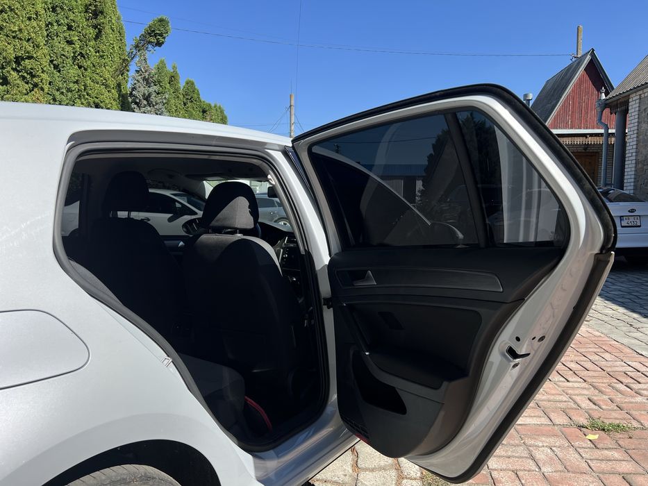 Volkswagen E-Golf 2017