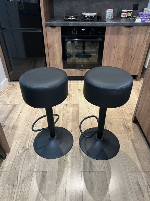 2 hokery do wyspy czarne regulowane