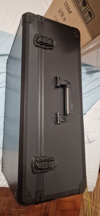 Mala aluminio  com chave