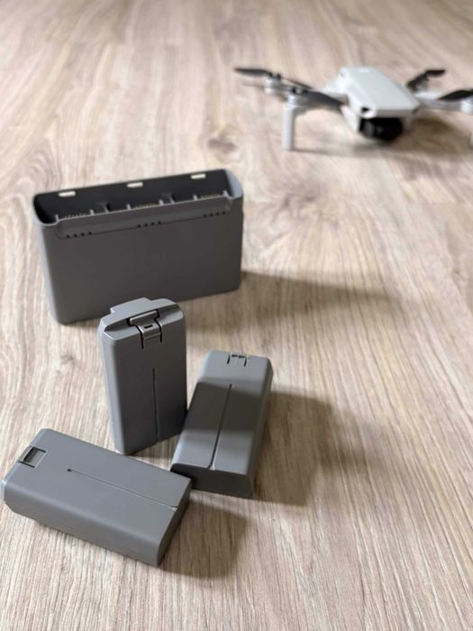DJI Mini 4K Fly More Combo | 3 baterie | DJI Care 01.2027 | 2h nalotu