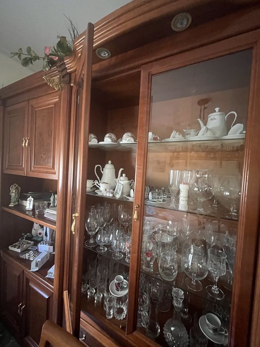 Móvel de sala em madeira maciça 3m + TV – grande e robusto