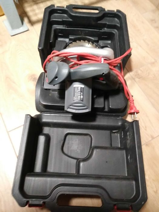 Pilarka GRAPHITE 58G488 Walizka
