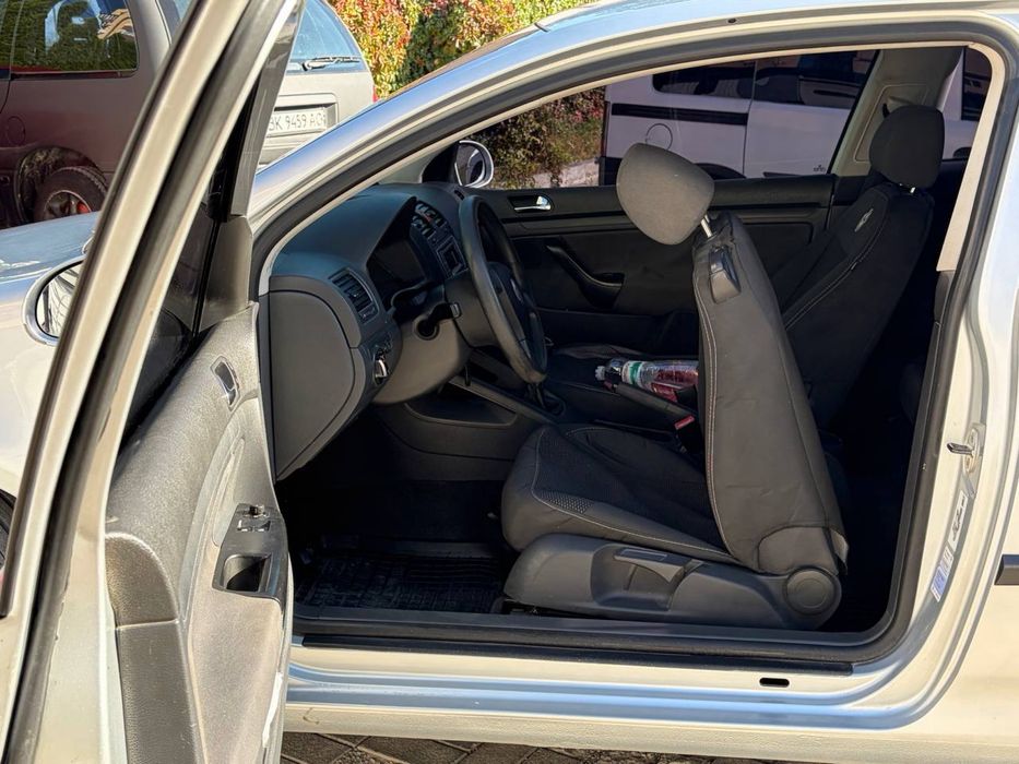 продам Volkswagen Golf 5