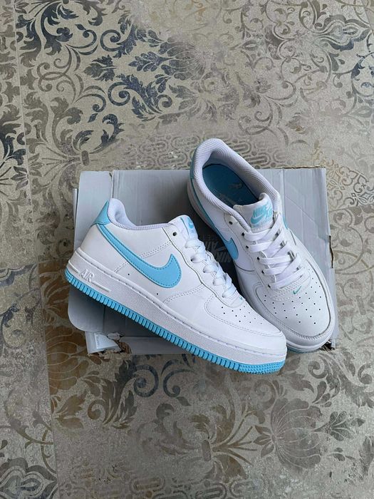 Buty damskie mlodziezowe nike air force 1 lv 07 37.5 23.5cm biale