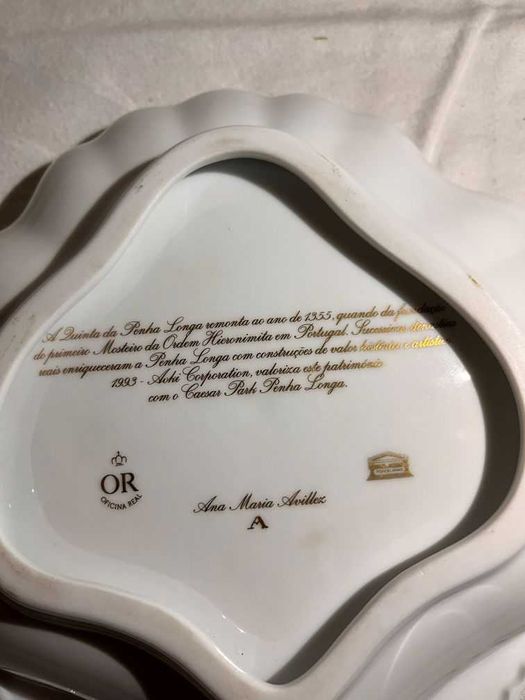 2 pratos decorativos OR / Vista Alegre – Quinta da Penha Longa