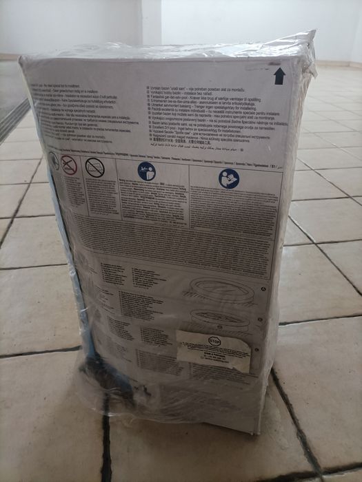 Vendo piscina ainda embalada