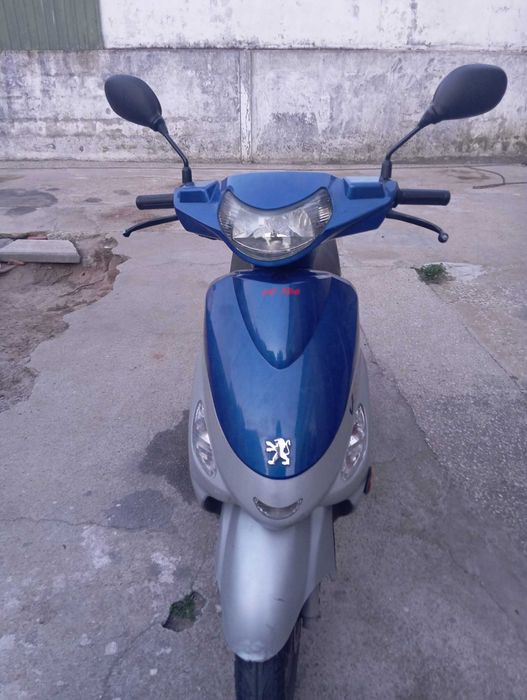 Peugeot V-Clic – Scooter económica e prática