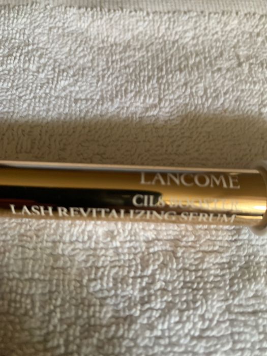 Serum do rzęs LANCOME Cils Booster - rewitalizujące serum.