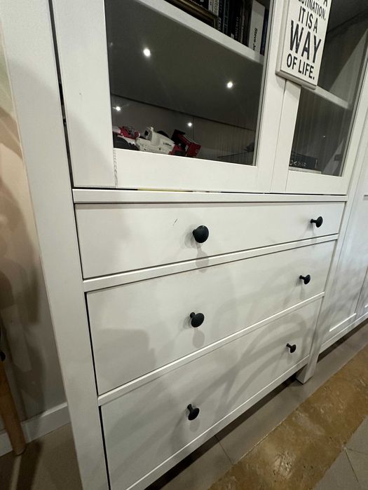 IKEA HEMNES Vitrina