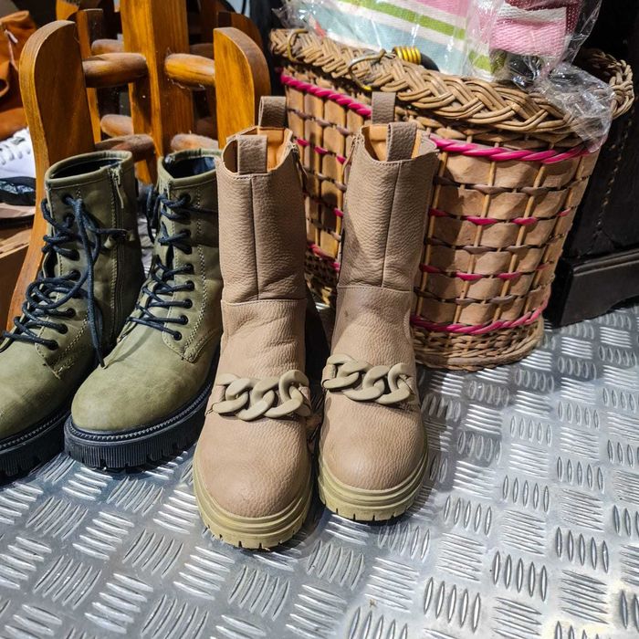 Botas Seaside Woman Tam. 37 – Cano Médio c/ Corrente e Sola Tratorada