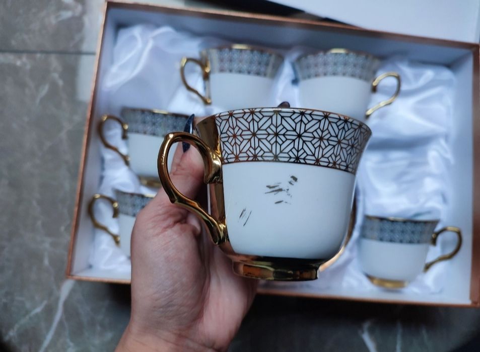 Komplet filiżanek porcelana 12 elementów 100 zł