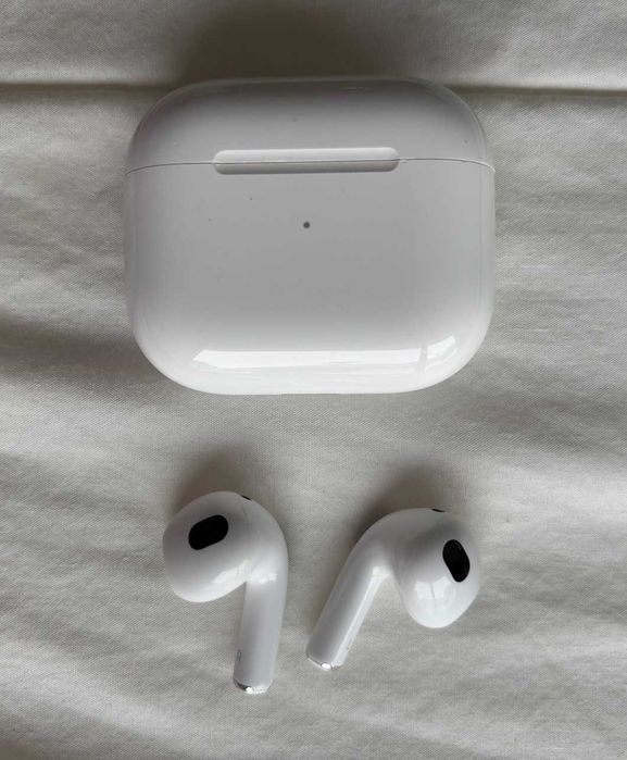 Apple AirPods (3ª Geração) em bom estado!