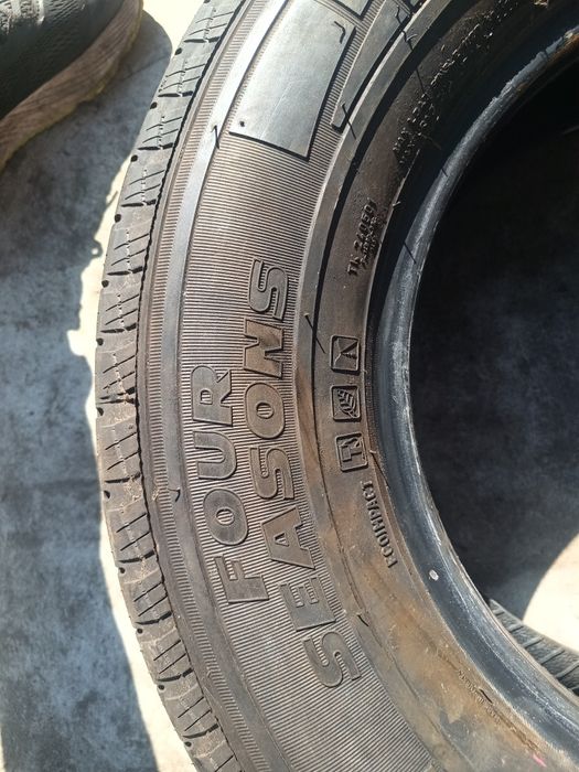 225/70R16C Pirelli