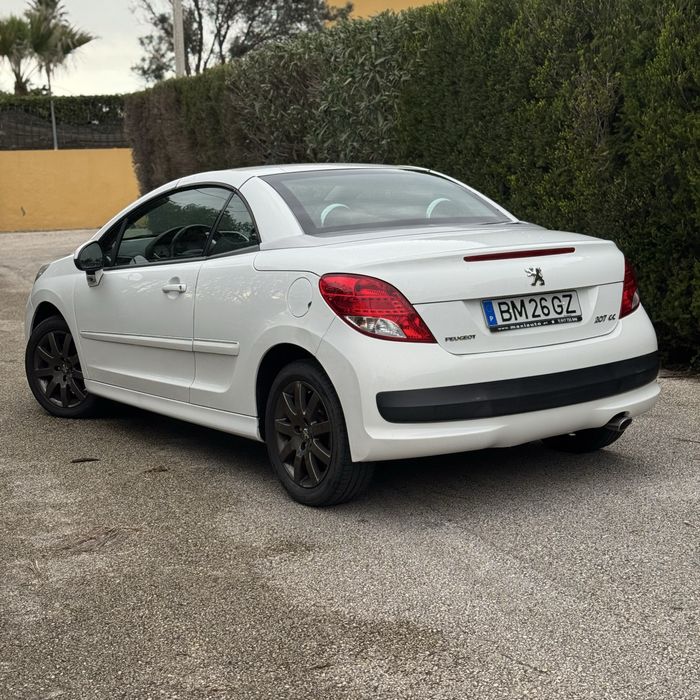 Peugeot 207 cc 2011