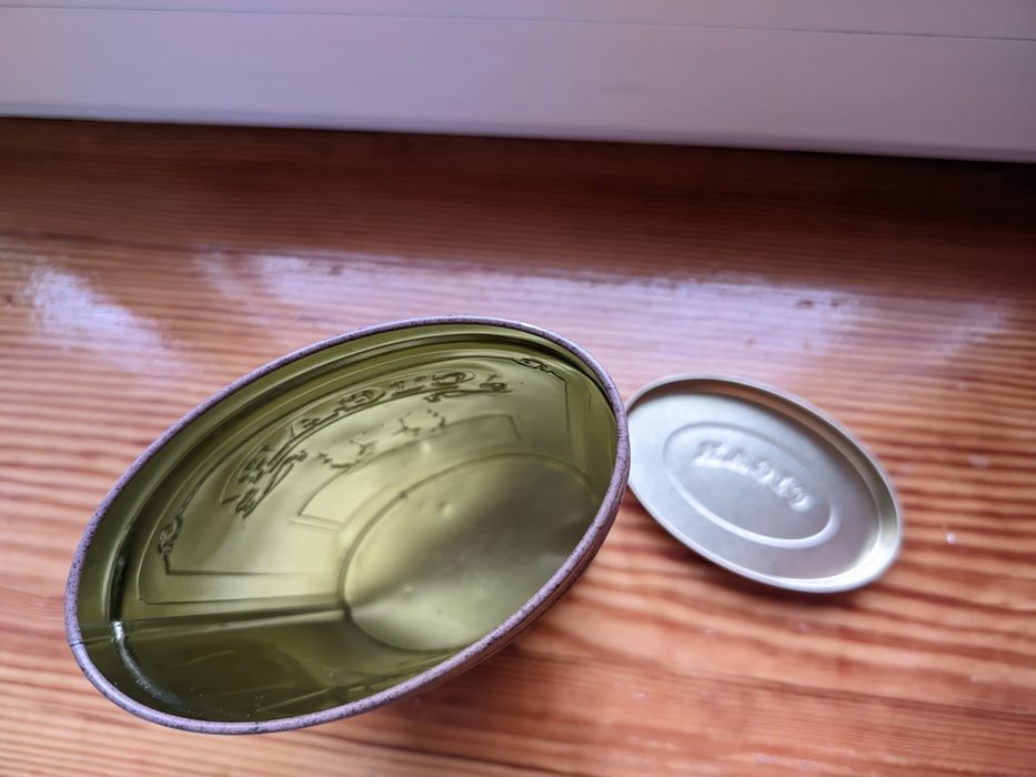 Продам металеву коробку для чоловічої туалетної води Cigar