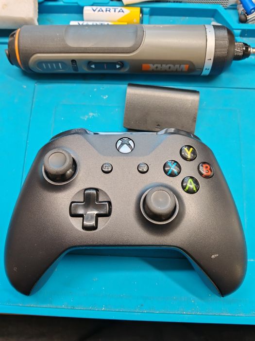 Kontroler Xbox One czarny –Analogi TMR