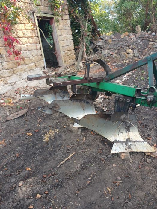 Продам плуг ПЛН 3-35