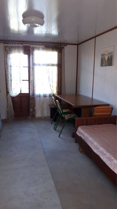 Будиночок з гаражем для човна на причалі № 2