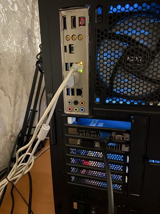 Продам компьютер i7 6700k Asus Rog 1080ti 11gb 16gb ddr4 500gb ssd 1000gb hdd