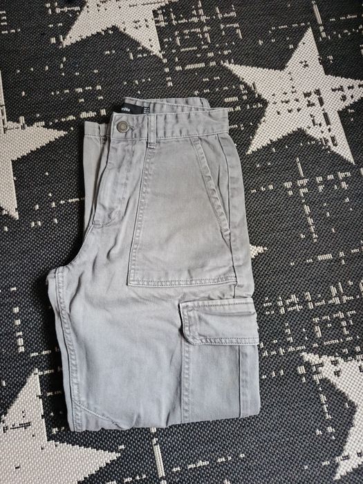 Bershka spodnie 34