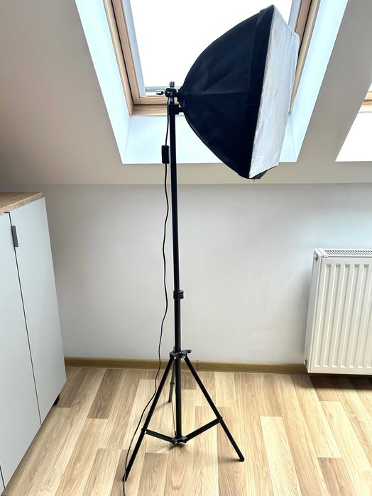 Lampa fotograficzna studyjna Softbox 40x40 cm z żarówką