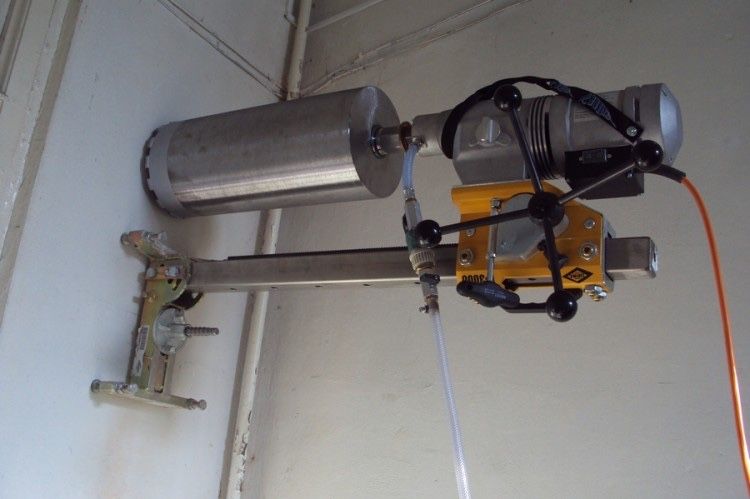 Алмазне буріння (свердління) отворів