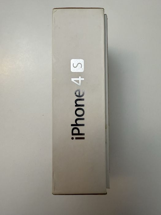 iPhone 4S 16 GB with Original Box64550970734081121