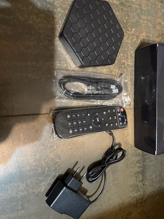 Смарт ТВ приставка Smart TV T95Z PLUS 2/16 GB Android 12 Allwinner h618 2.4G для телевізора