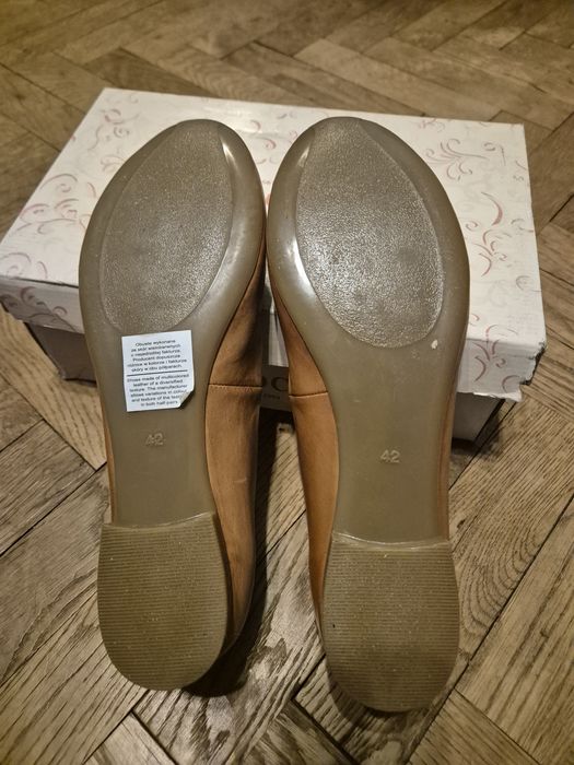 Skórzane Czółenka Lasocki rozm 42