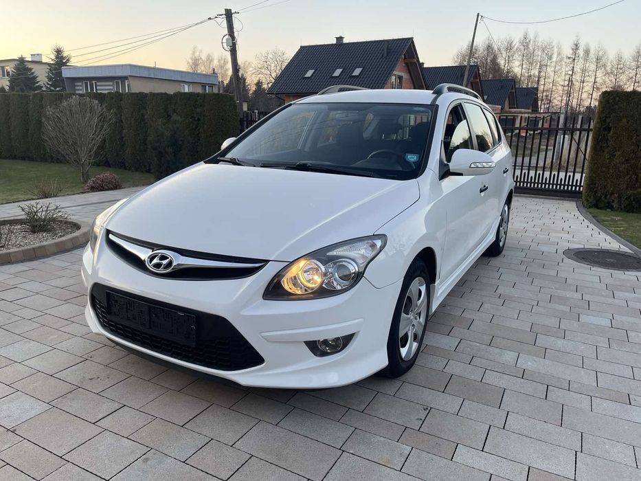 Hyundai I30 Sprzedam Hyundai i 30 1,4 bezwypadkowy serwisowany
