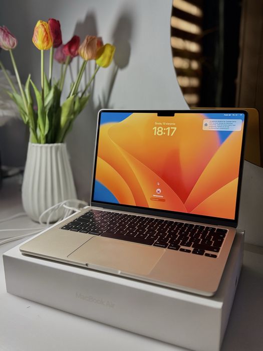 Apple MacBook Air 13" , 8-rdzeniowy procesor M3 (GPU 8 rdzeni), RAM 16 GB, dysk 256 GB