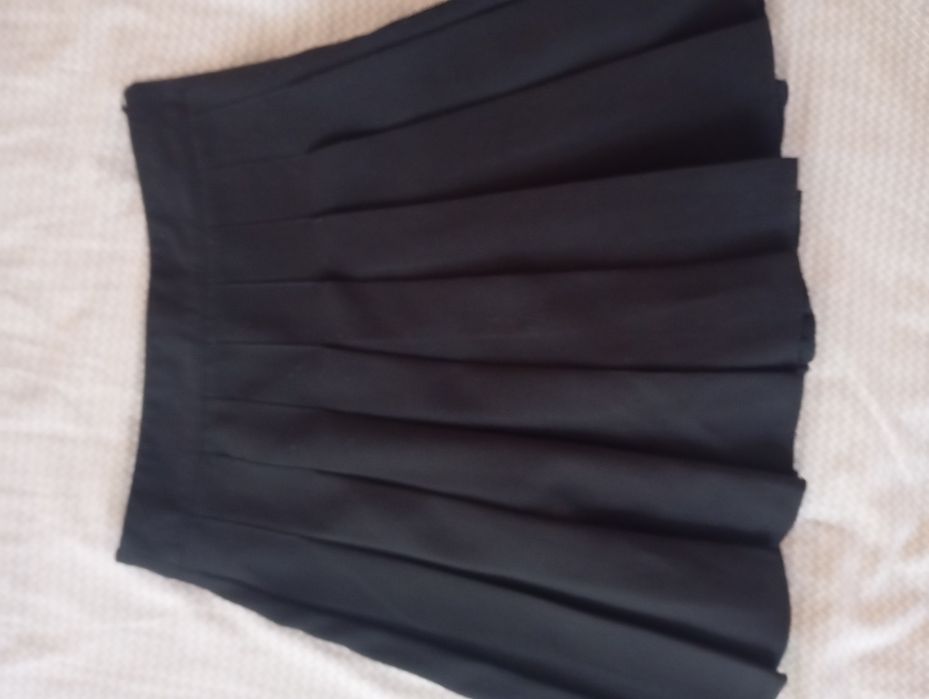 Продам шкільну спідницю