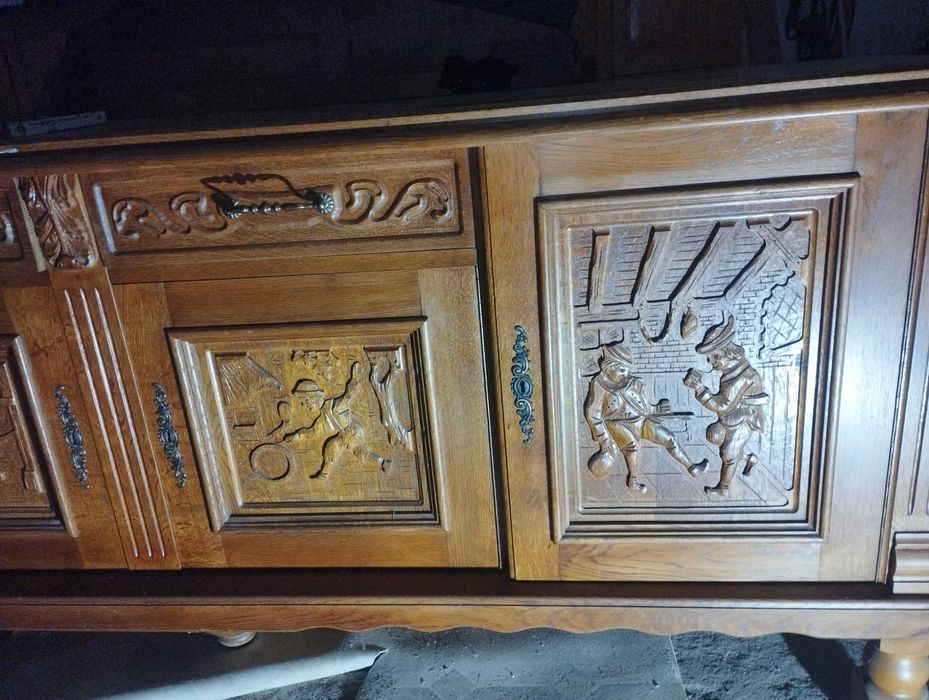 Komoda ładnie rzeźbiona 50x90x220