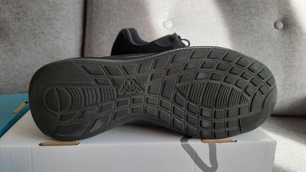Czarne, męskie buty sportowe roz.40/40,5